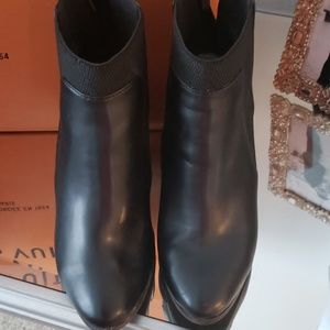 Black gently used booties
